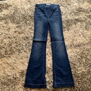 Cello Medium , Medium Wash Pull-On Flare Jeans!!